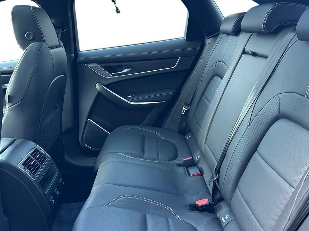 Jaguar F-Pace 3.0 D300 R-dynamic Hse Black 90Th Anniversary Edit Red #4