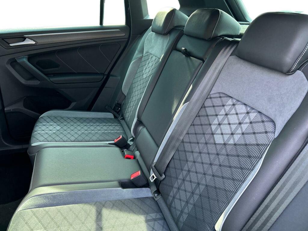 Volkswagen Tiguan 1.5 Tsi R-line Dsg Euro 6 Ss CF23KZV Black #4