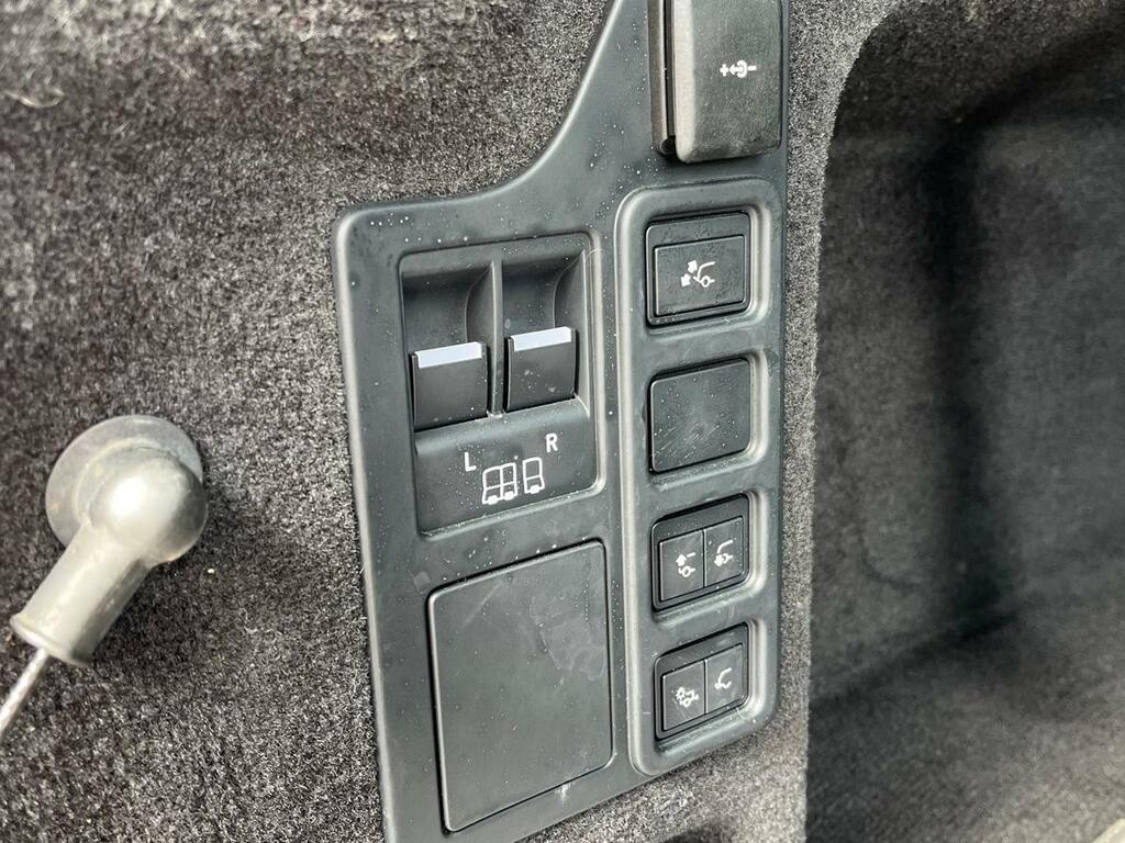 Land Rover Discovery 2.0 D165 Urban Edition 5 Seat 2023 Blue #39