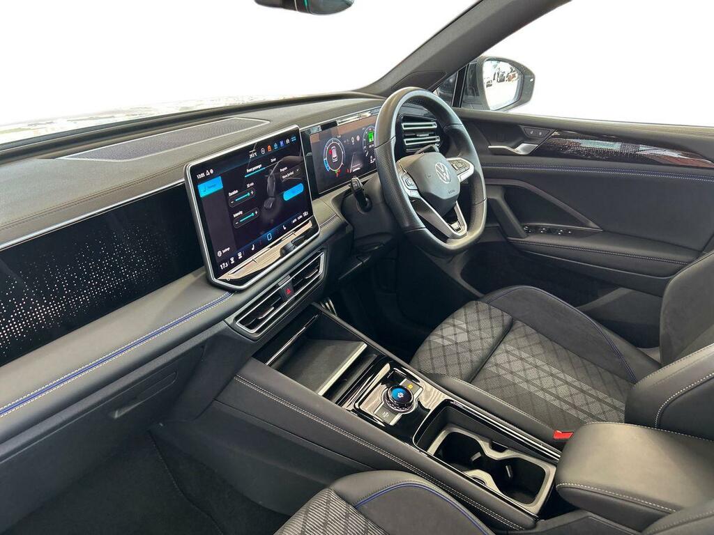 Volkswagen Tiguan 2.0 Tdi R-line Dsg Euro 6 Ss CE25DWM White #3