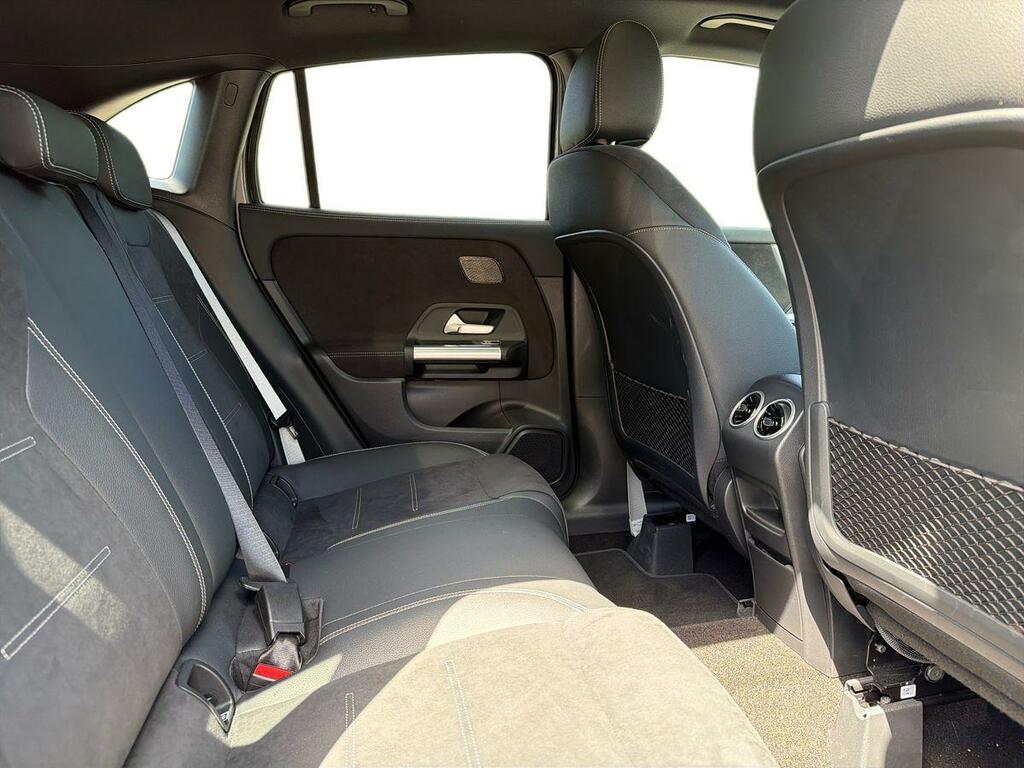 Mercedes-Benz GLA Class 1.3 Gla200h Mhev Amg Line Premium Plus 7G-dct Eu Grey #4