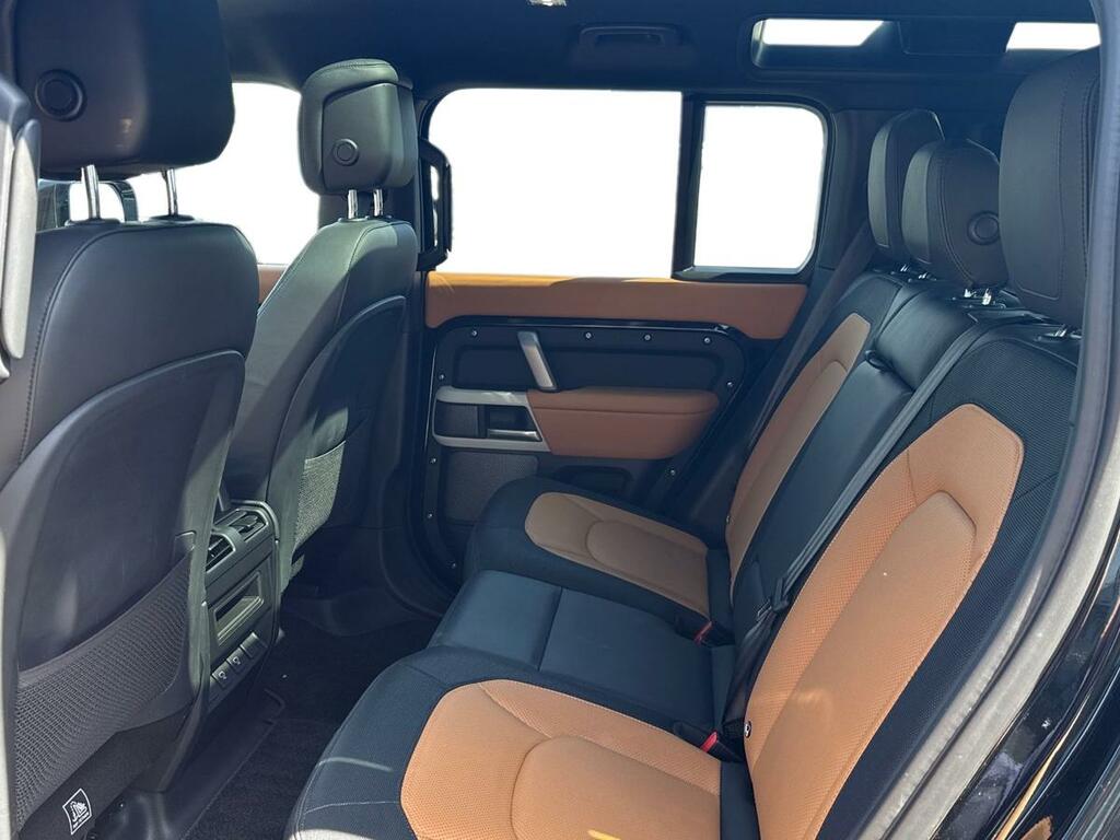 Land Rover Defender 110 3.0 D300 X-dynamic Hse Black #4