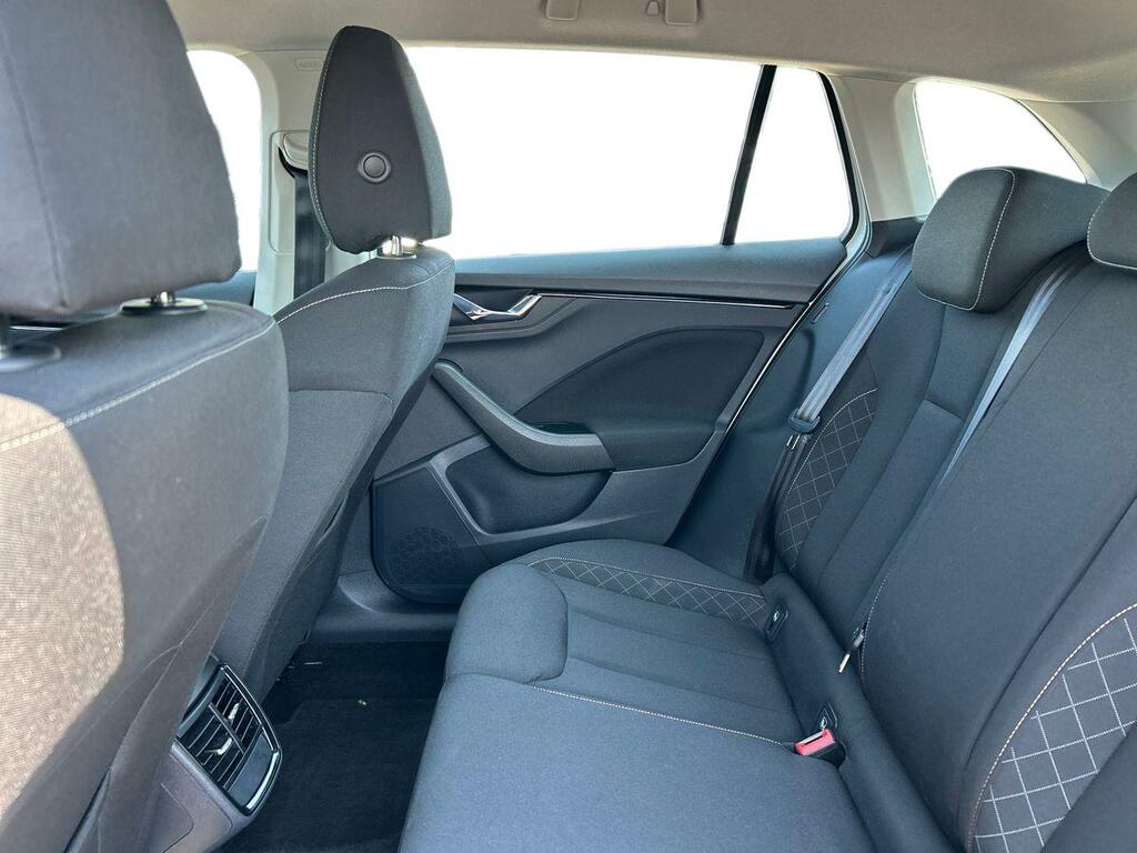 Skoda Scala 1.5 Tsi Se Dsg White #4