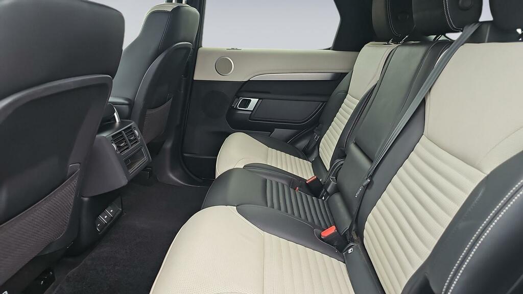 Land Rover Discovery 3.0 D300 R-dynamic Se White #4