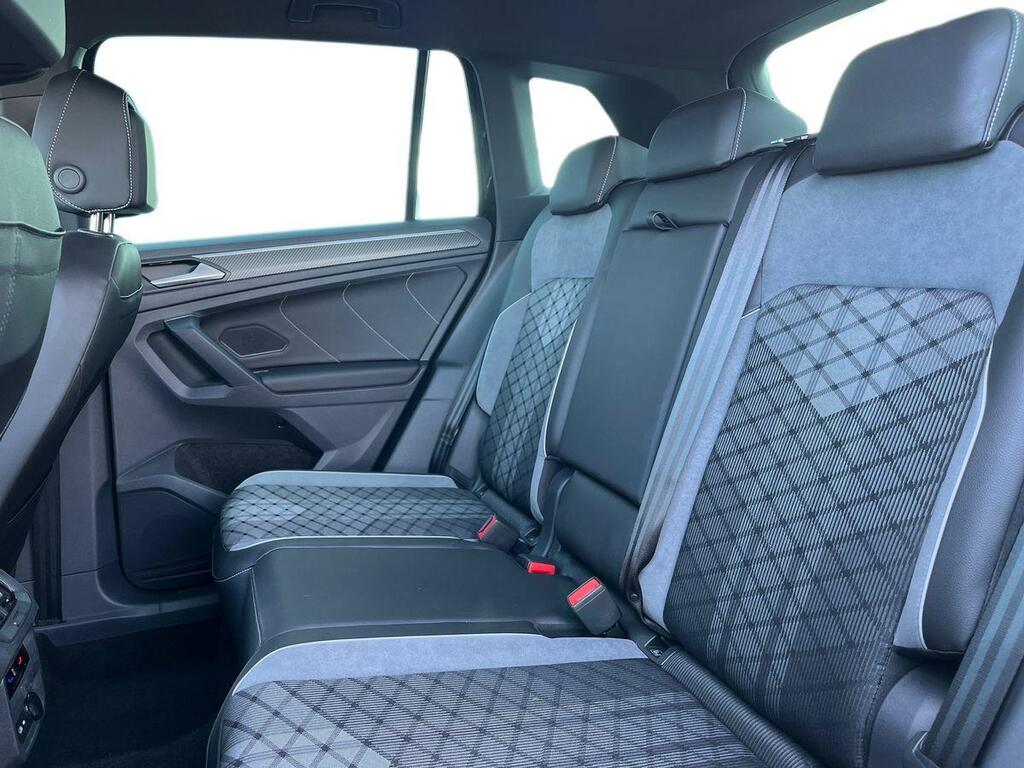 Volkswagen Tiguan 1.5 Tsi R-line Edition Dsg Euro 6 Ss DF23HGK Black #4