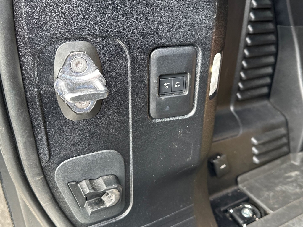 Land Rover Defender 90 3.0 D250 X-dynamic Hse Green #26