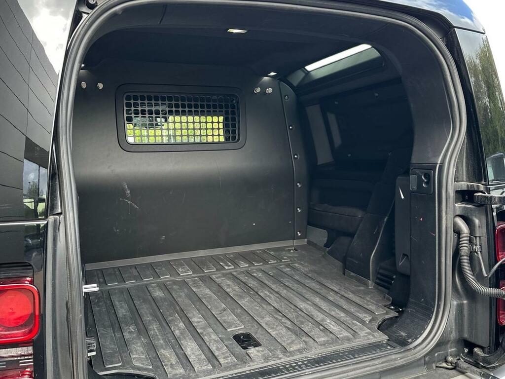 Land Rover Defender 90 3.0 D250 Hard Top Hse Black #4