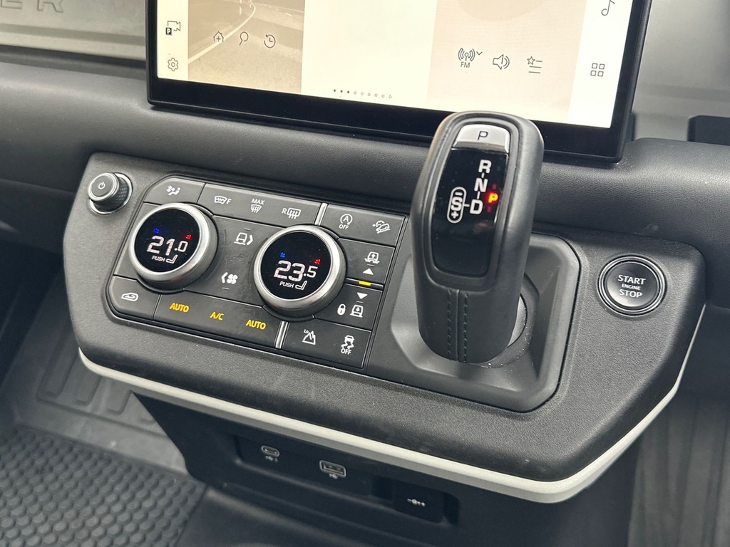 Land Rover Defender 90 3.0 D250 X-dynamic Hse Green #13