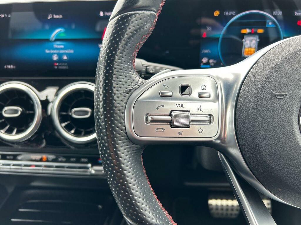 Mercedes-Benz GLA Class Gla 250 E Exclusive Edition White #14