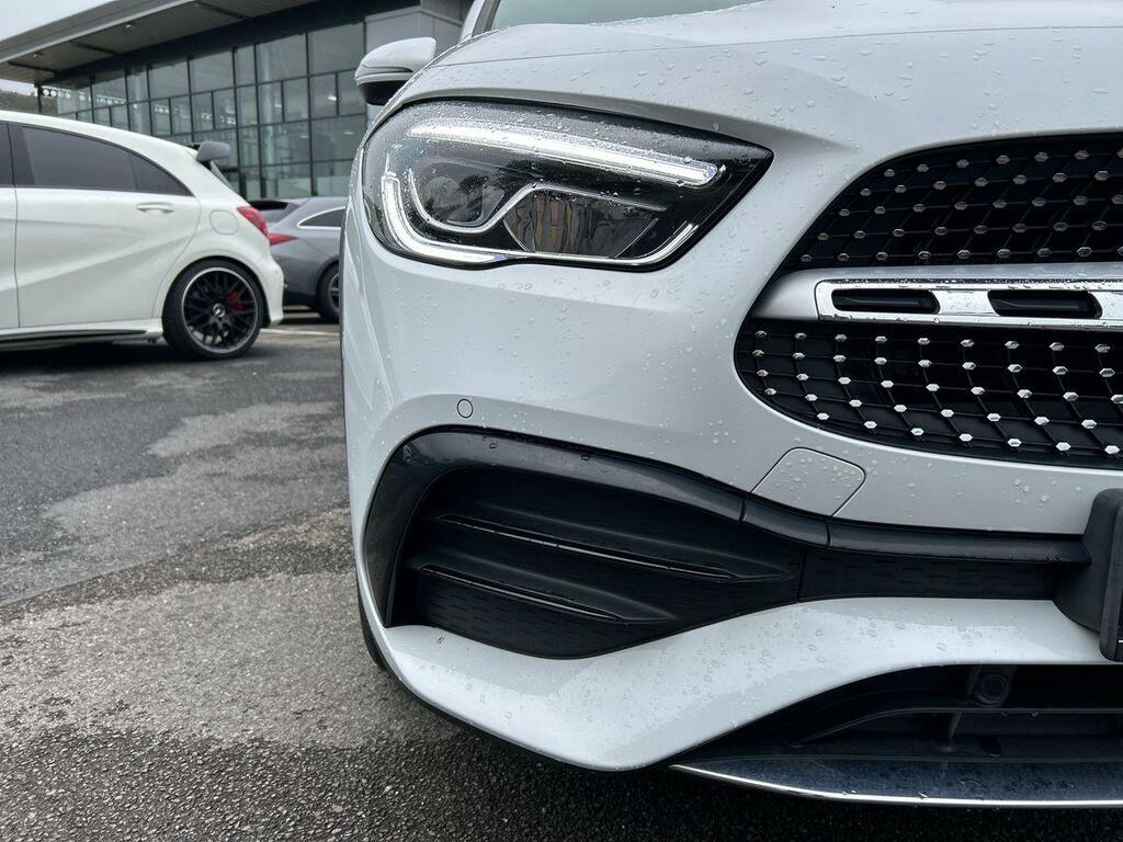 Mercedes-Benz GLA Class Gla 250 E Exclusive Edition White #28