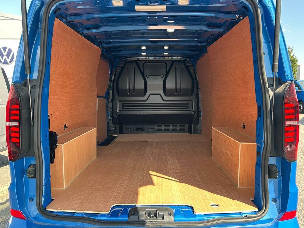 Volkswagen Transporter 2.0 Tdi 110 Commerce Plus Van #38