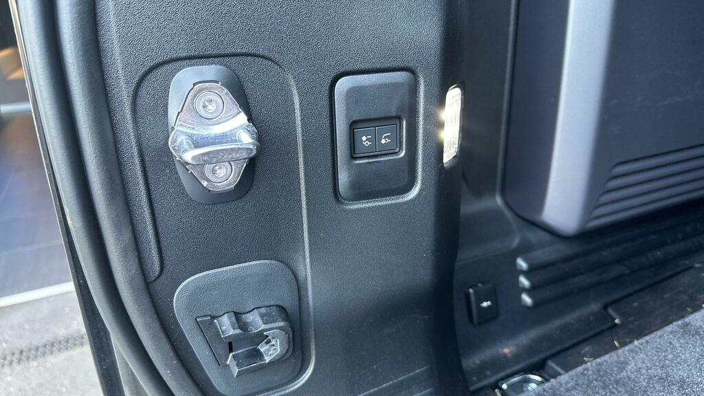 Land Rover Defender 110 X-dynamic Se Grey #27