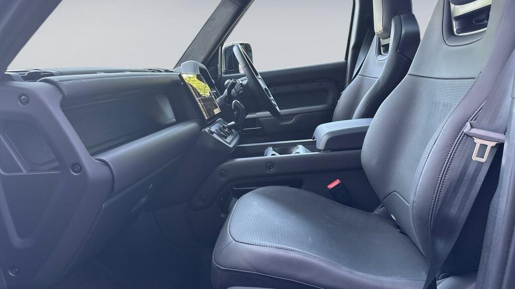 Land Rover Defender 110 4.4 P635 110 Octa Black Black #3
