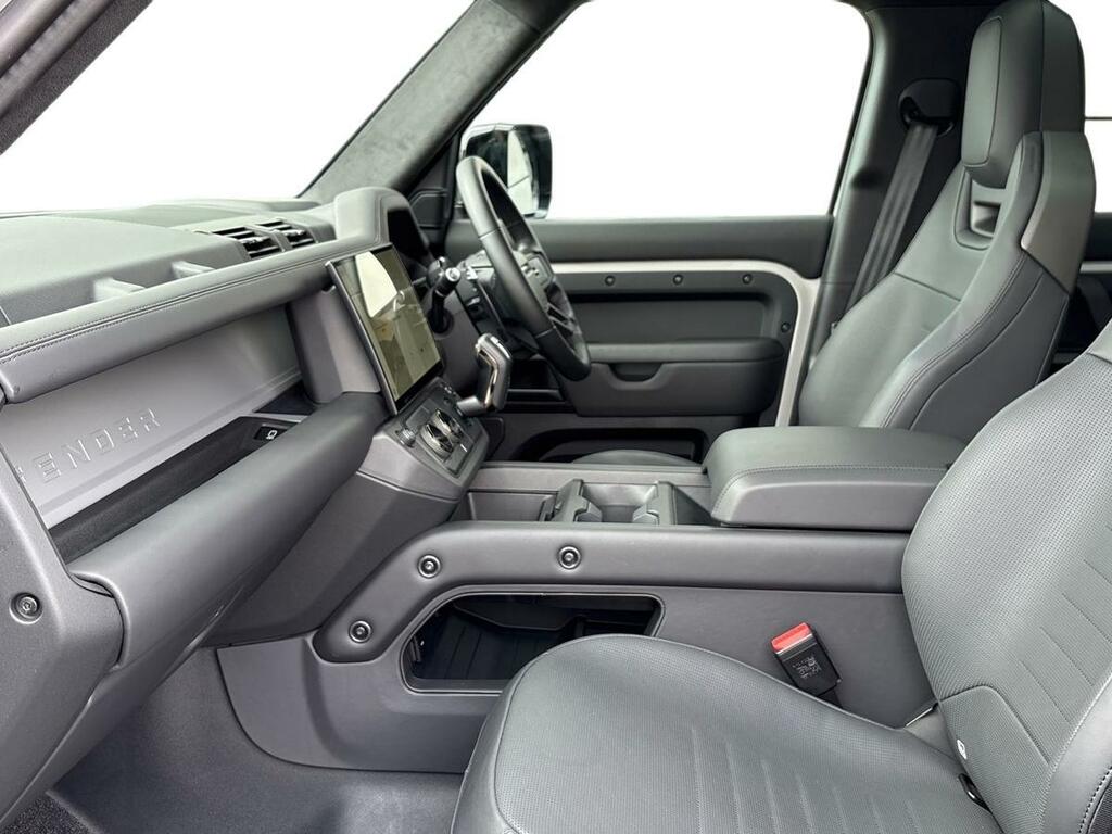 Land Rover Defender 110 4.4 P635 110 Octa Grey #3