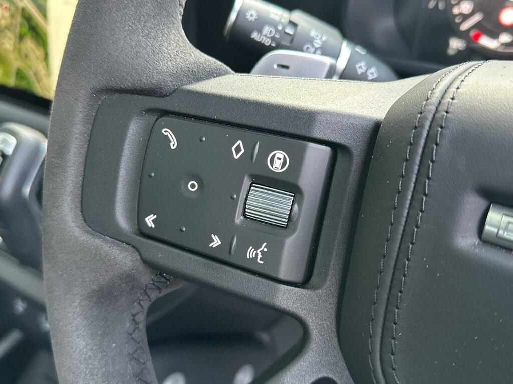 Land Rover Defender 110 X-dynamic Se Black #33