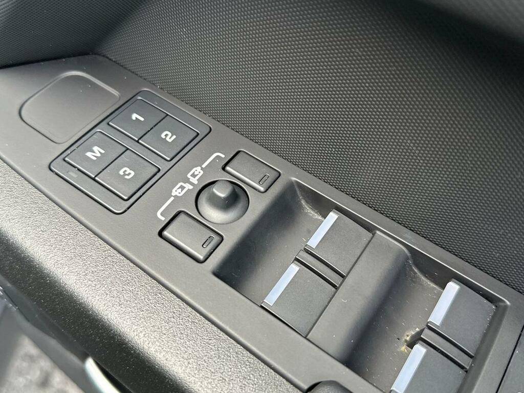 Land Rover Defender 110 X-dynamic Se Black #25