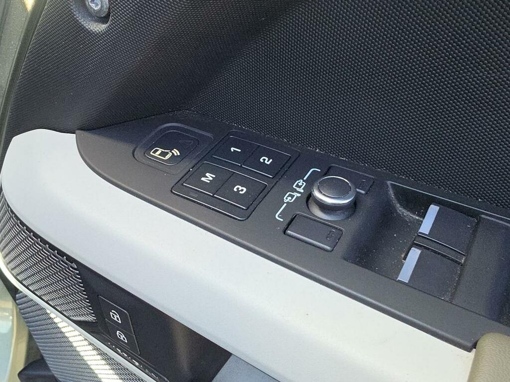 Land Rover Defender 110 Defender X-dynamic S Grey #38