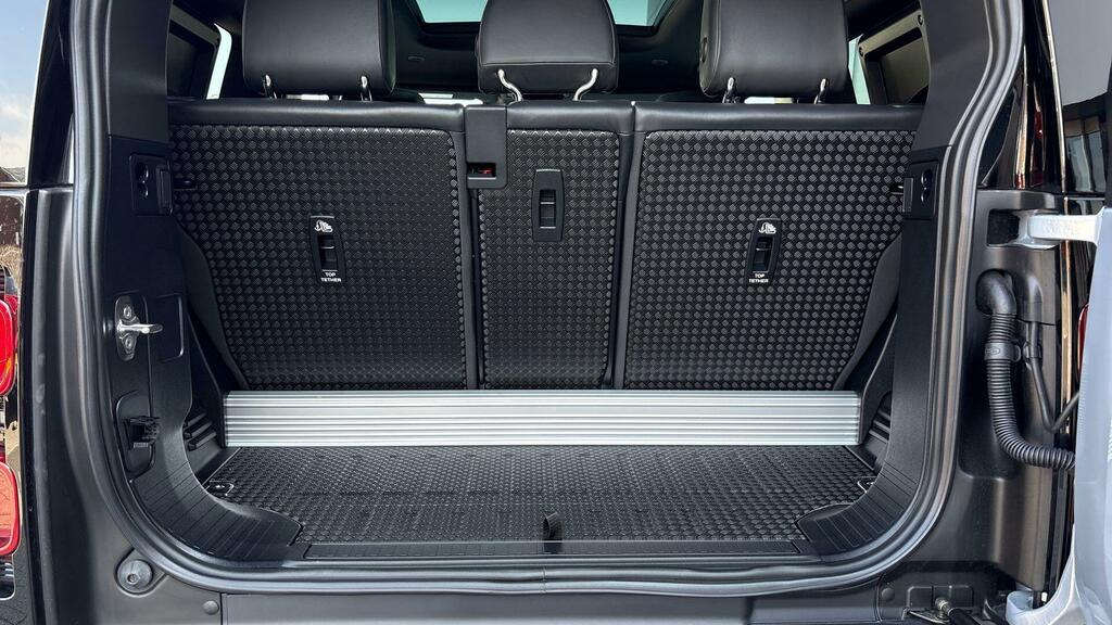 Land Rover Defender 90 X-dynamic Hse Green #10