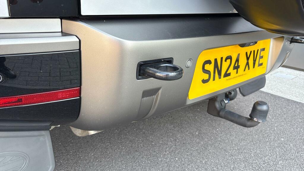 Land Rover Defender 90 X-dynamic Hse Green #38