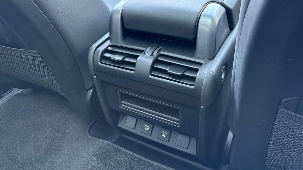 Land Rover Defender 90 X-dynamic Hse Green #18