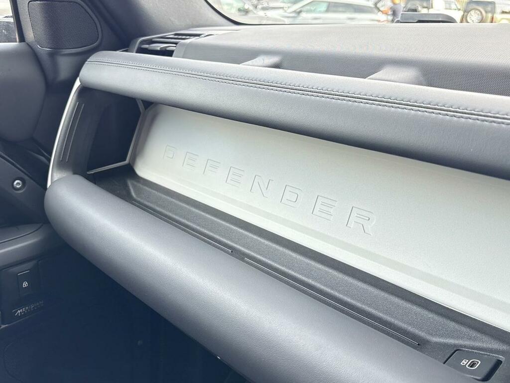 Land Rover Defender 90 D350 X-dynamic Hse Black #37