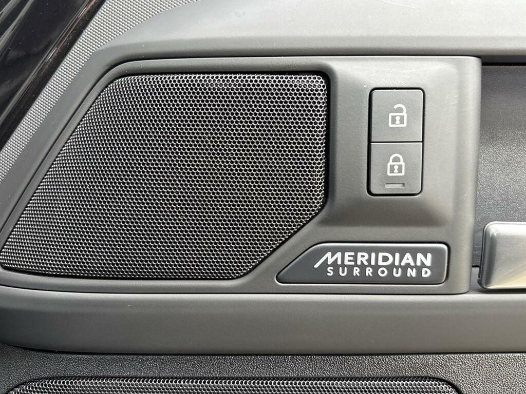 Land Rover Defender 90 D350 X-dynamic Hse Black #40