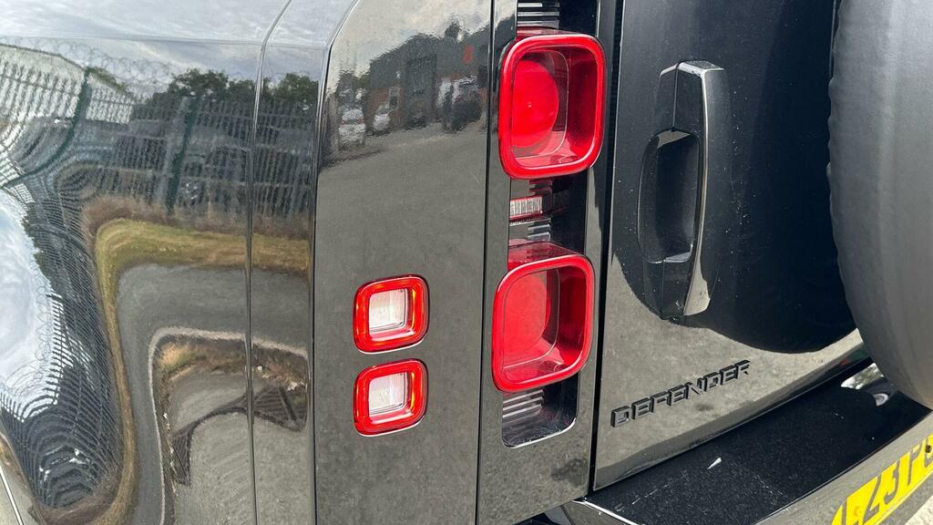 Land Rover Defender 110 110 3.0 Black #26