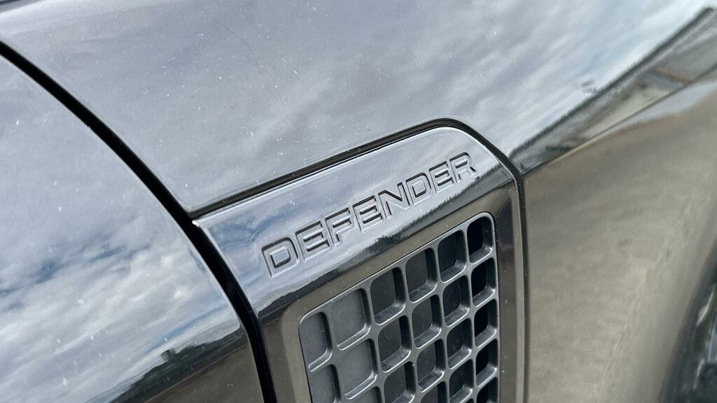 Land Rover Defender 110 110 3.0 Black #28