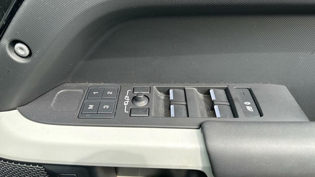 Land Rover Defender 110 110 3.0 Black #25