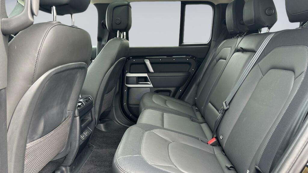 Land Rover Defender 110 3.0 D300 X-dynamic Hse Black #4