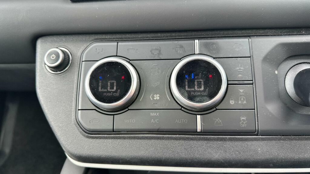 Land Rover Defender 110 110 3.0 Black #34
