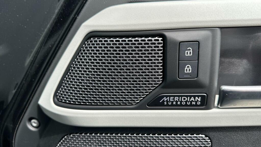 Land Rover Defender 110 110 3.0 Black #24