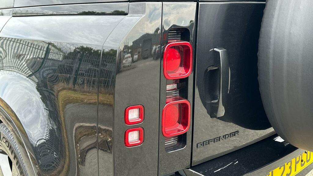 Land Rover Defender 110 110 3.0 Black #19