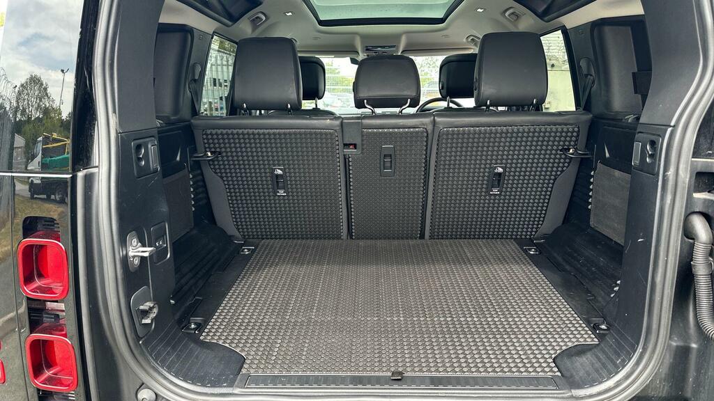 Land Rover Defender 110 110 3.0 Black #10