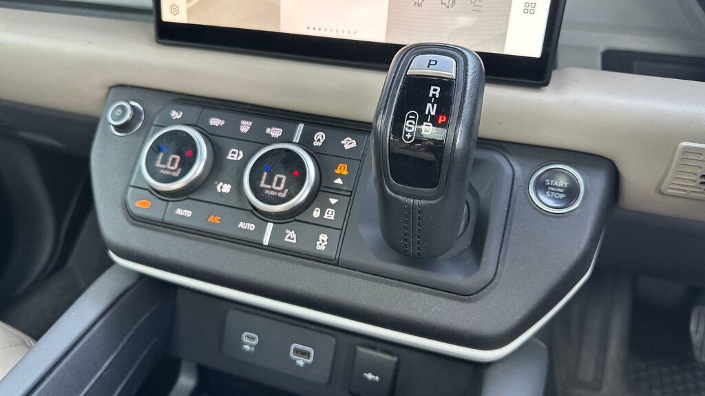 Land Rover Defender 110 Suv Grey #13