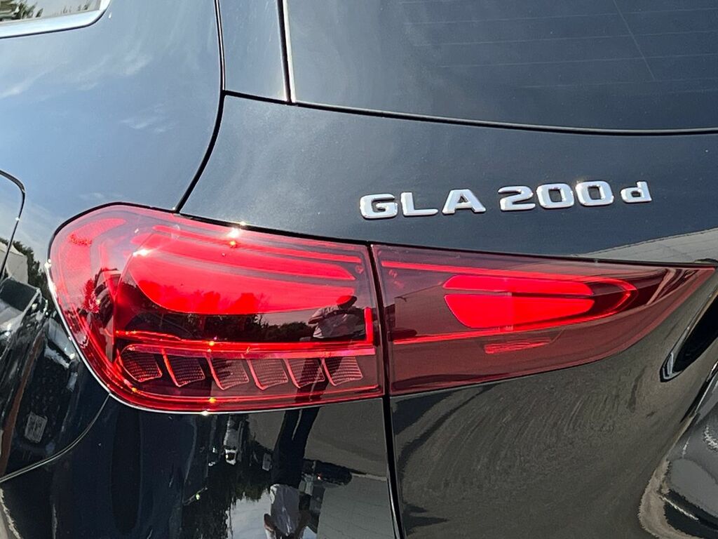 Mercedes-Benz GLA Class Gla 200D Amg Line Premium Grey #19