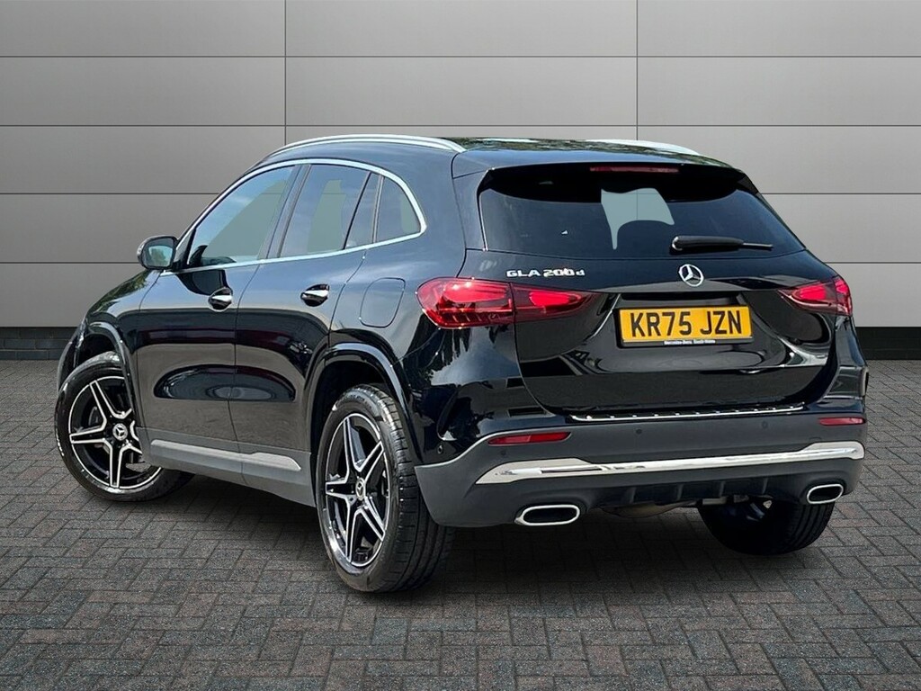 Mercedes-Benz GLA Class Gla 200 D Amg Line Executive Black #2