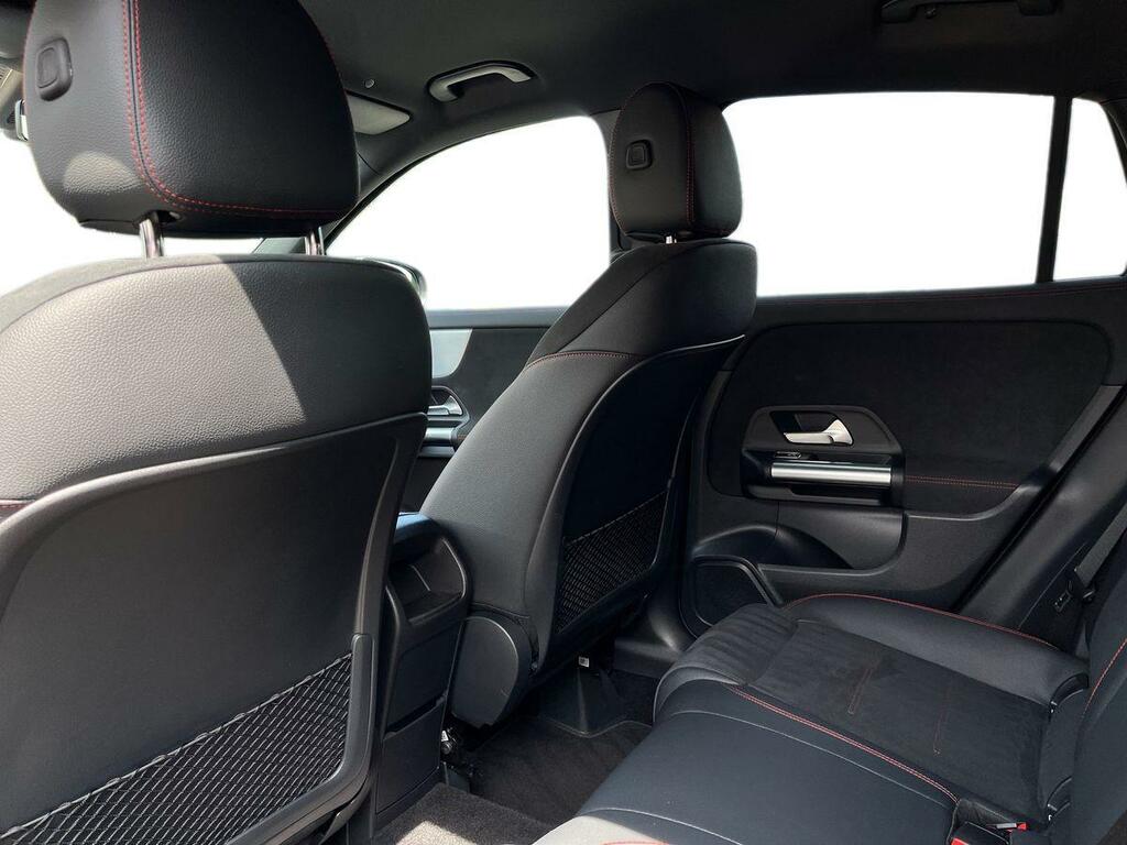 Mercedes-Benz GLA Class Gla 200 D Amg Line Executive Black #4