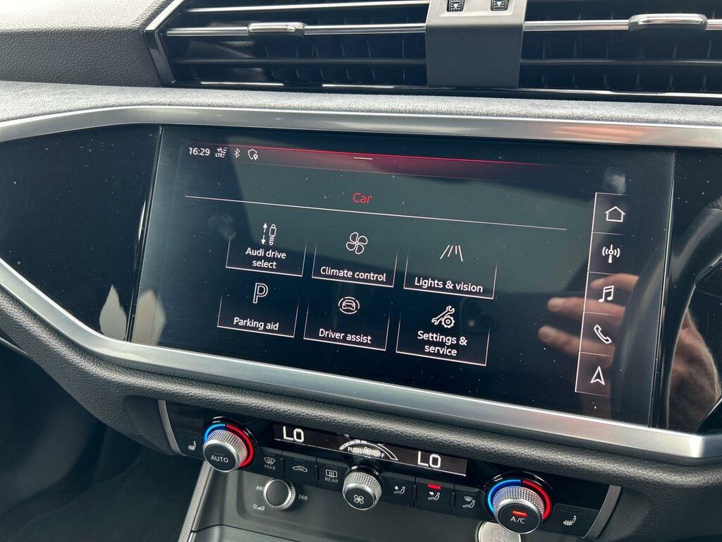 Audi Q3 35 Tfsi Sport  #44
