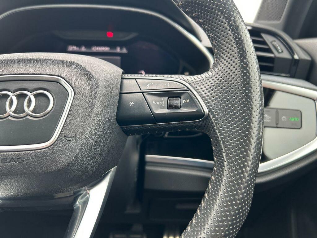 Audi Q3 35 Tfsi Sport  #16