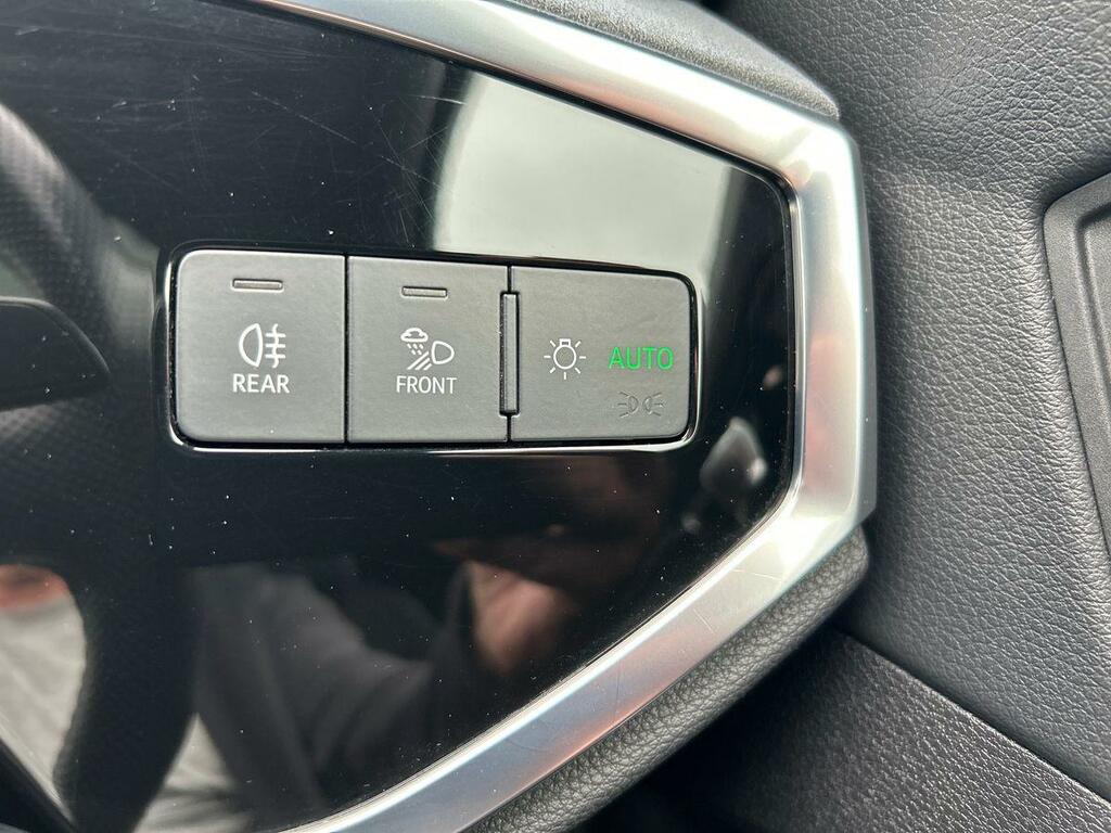 Audi Q3 35 Tfsi Sport  #32