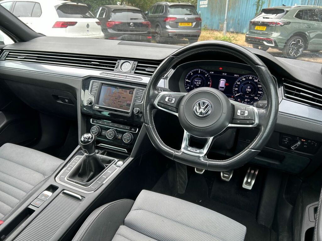 Volkswagen Passat Volkswagen Passat Bluemotion Black #40