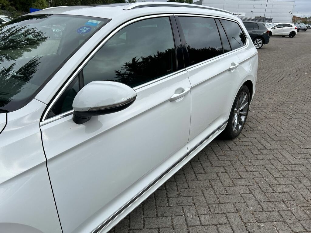 Volkswagen Passat Volkswagen Passat Bluemotion Black #37