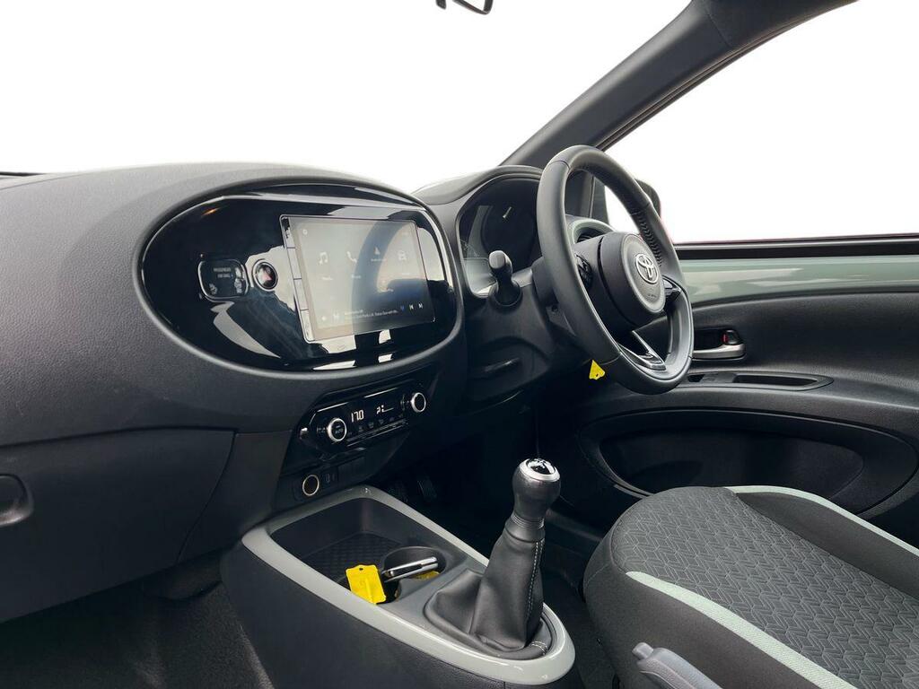 Toyota Aygo X 1.0 Vvt-i Edge Hatchback Euro 6 Green #3