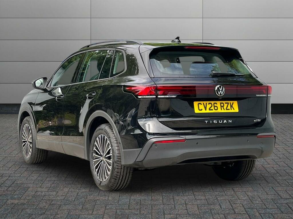 Volkswagen Tiguan 1.5 Etsi Life Dsg Click And Collect Black #2