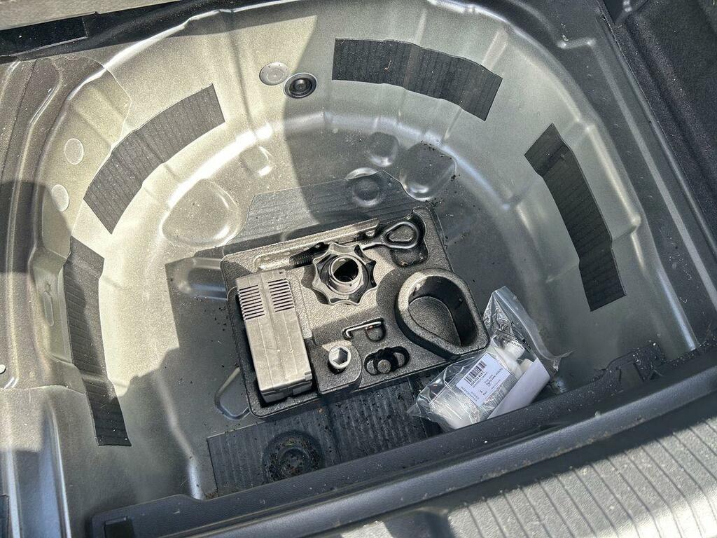 Volkswagen Polo Silver #21