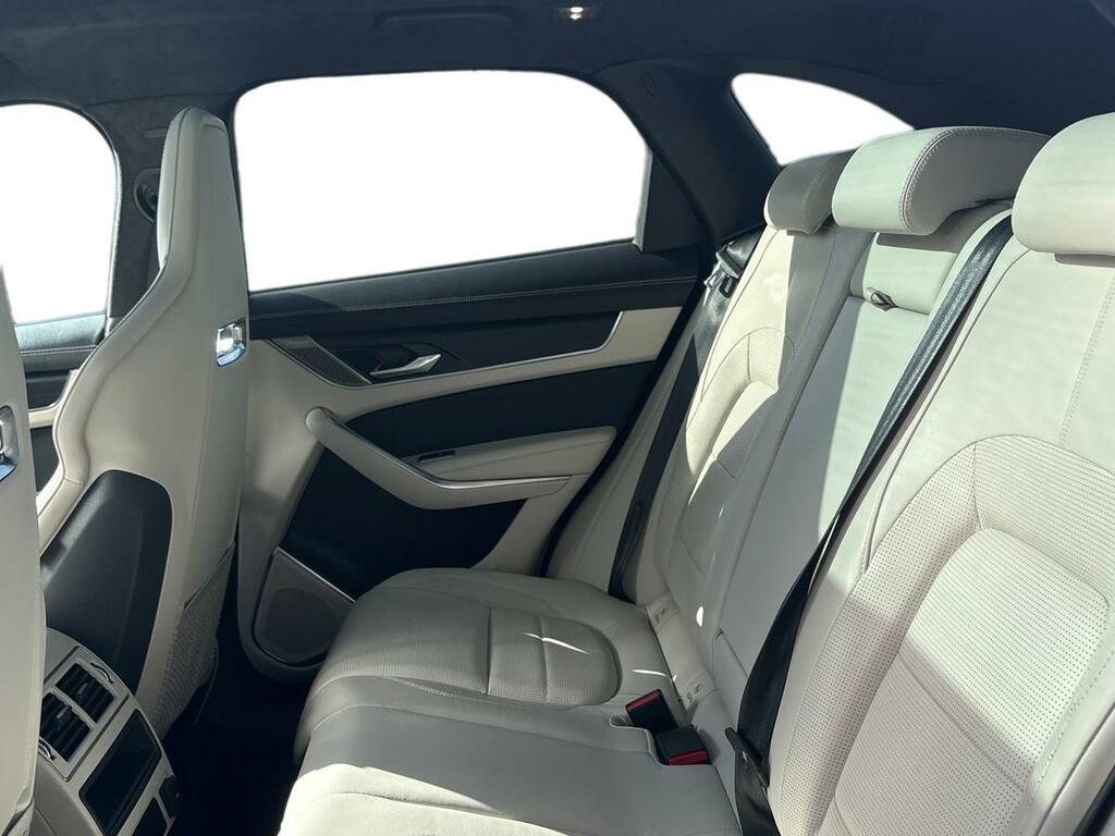 Jaguar F-Pace 2.0 D200 R-dynamic Hse Black Red #4
