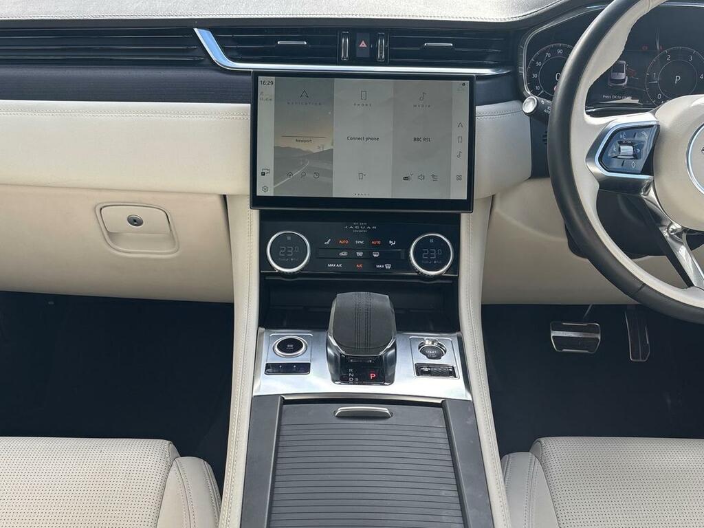 Jaguar F-Pace Jaguar Estate 2.0 P400e R-dynamic Se Black Aut Black #14