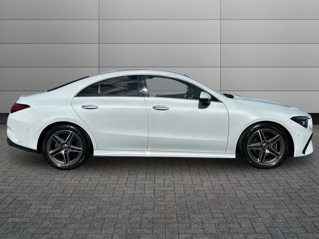 Mercedes-Benz CLA Class Cla 180 Amg Line Executive Coupe White #5