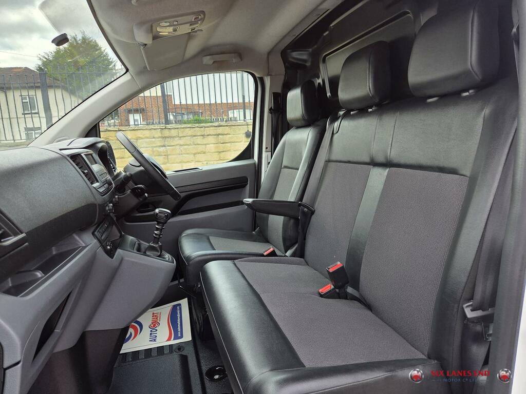 Vauxhall Vivaro 2.0 Turbo D 3100 Edition Panel Van Manu White #3